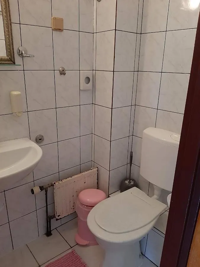 Uslugi Hotelarskie Karpacz 2*,